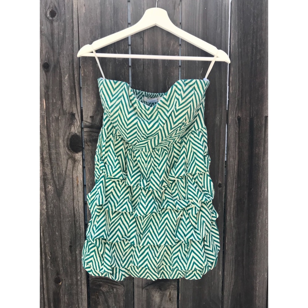 Vintage circa 2010 Green + White Chevron, Sweetheart Neckline Bubble Dress